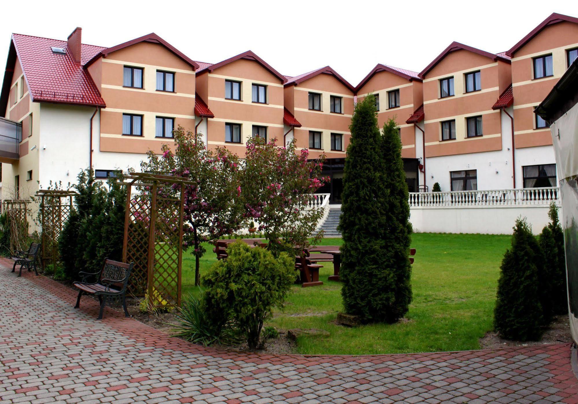 Hotel Monet & Rubbens Stary Toruń Екстериор снимка